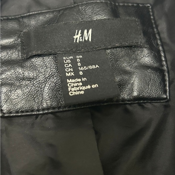 H&M Black Faux Leather Crop Moto Jacket Sz 8 - Picture 2 of 11